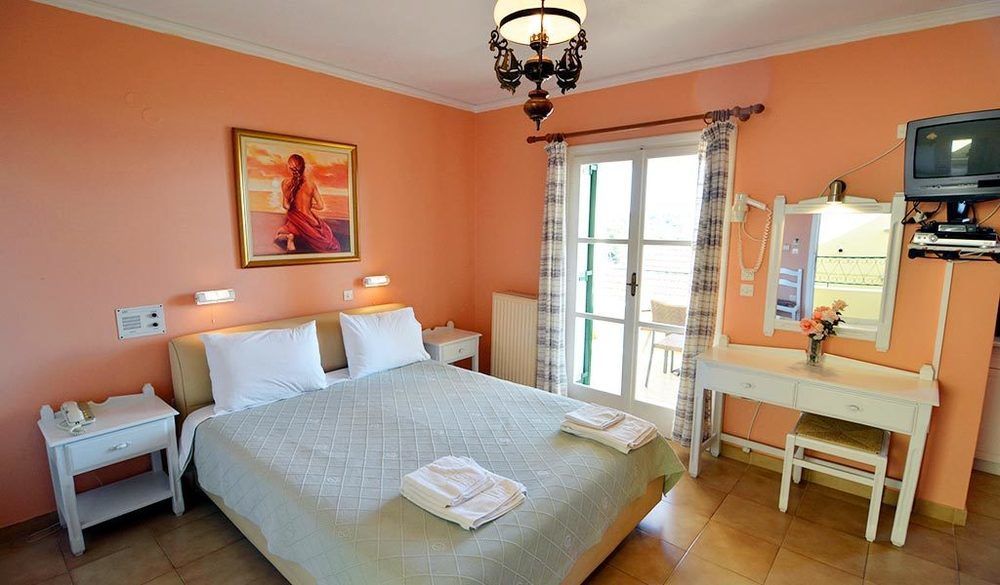 Stella Hotel Apartments Fiskardo Bagian luar foto